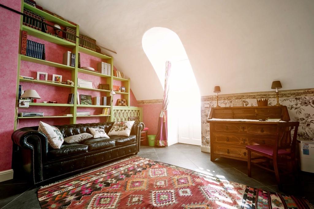 Ferienwohnung La Finestra Sul Cortile Aosta Exterior foto